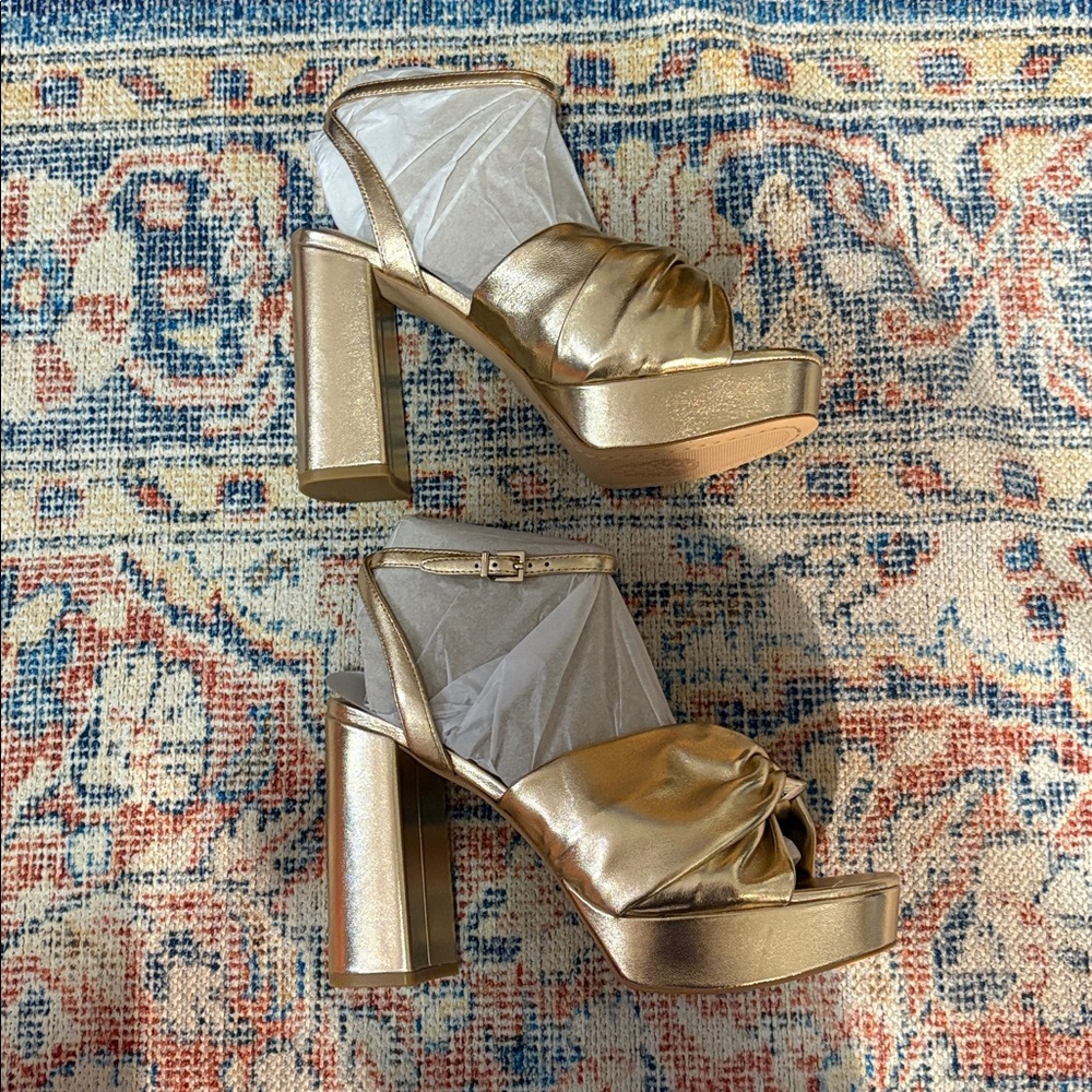 Vince Camuto Phebie Platform Heels in Egyptian Gold SZ 10 NIB - Picture 2 of 8